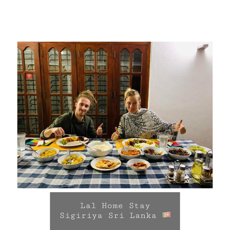 Lal Home Stay Σιγκιρίγια Εξωτερικό φωτογραφία